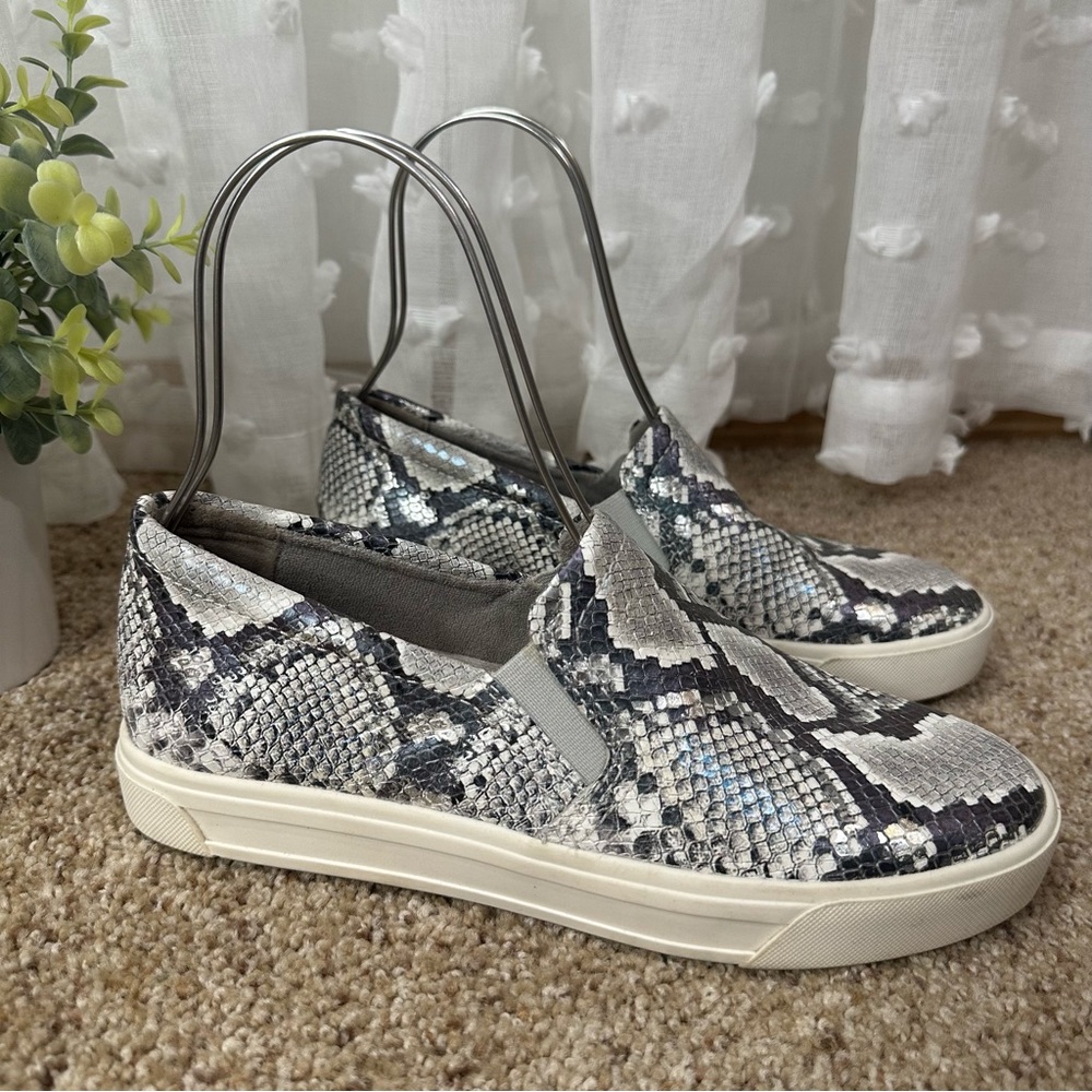 NATURALIZER Silver Snake Skin Non-Slip Aileen Slip On Leather WIDE Sneakers